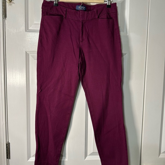 Old Navy Women's Burgundy Ankle Pants - Picture 2 of 6